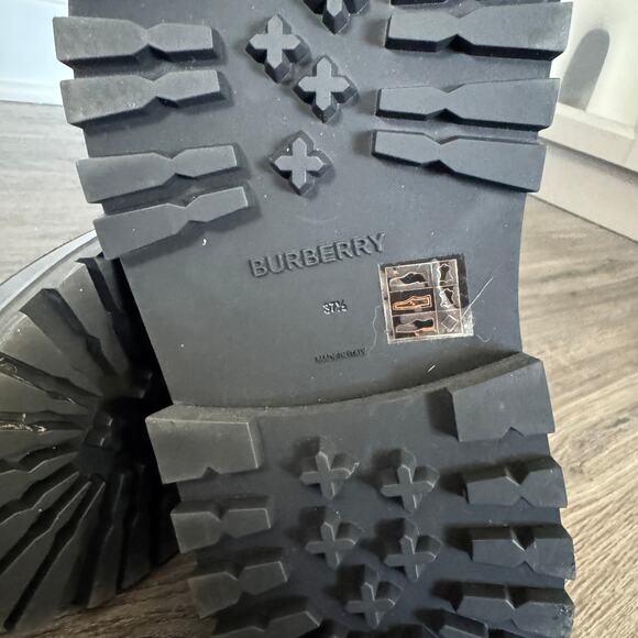 Burberry Aldwych Red Leather T-Bar Platform Flats 37.5 Black Chunky Mary Jane - Picture 7 of 7